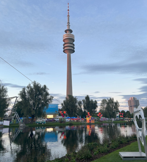 Olimpijski stolp v olimpijskem parku v Münchnu