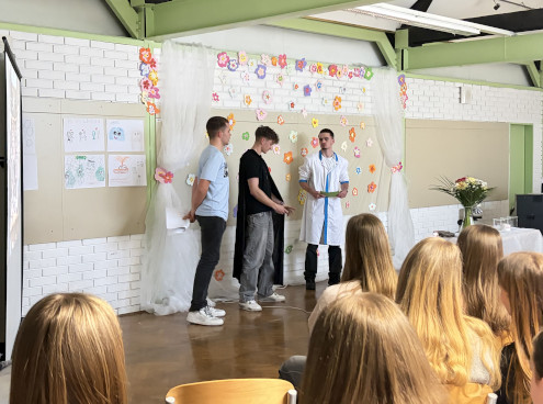 Dialog, med katerim so se prepletale besede poezije, znanosti in umetnosti