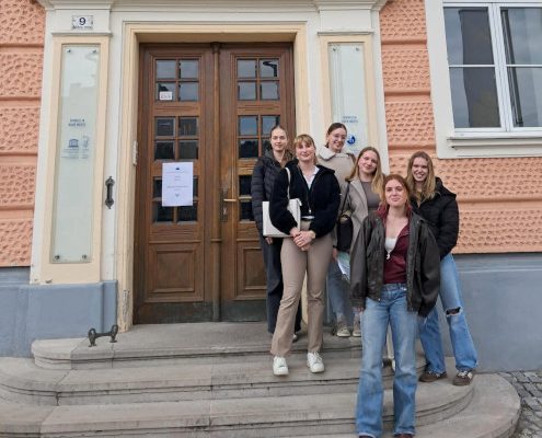 Ledinke, ki so se udeležile državnega tekmovanja iz psihologije v Novem mestu.