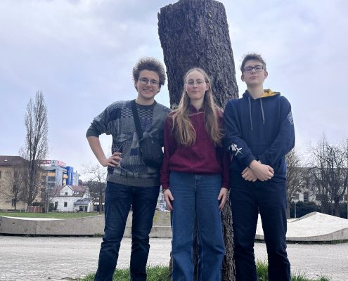 Trije ledinci, ki so se uvrstili na državno tekmovanje iz zgodovine, ki je potekalo v Mariboru.