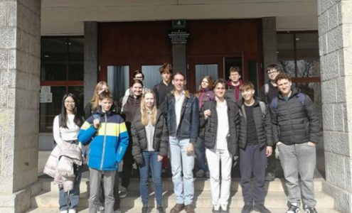 Dijaki naše gimnazije, ki so se udeležili regijskega Stefanovega tekmovanja iz fizike, ki je potekalo marca na Gimnaziji Bežigrad.