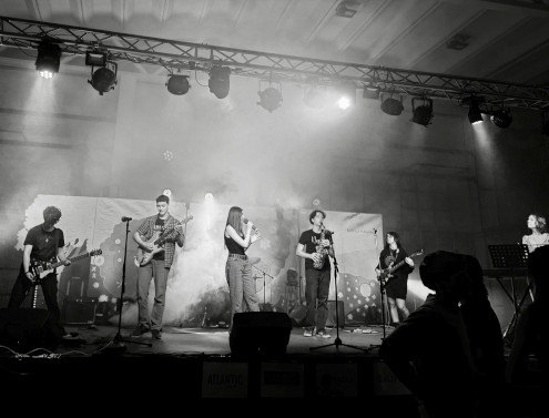 The Romans so s svojim nastopom navdušili zbrano občinstvo.